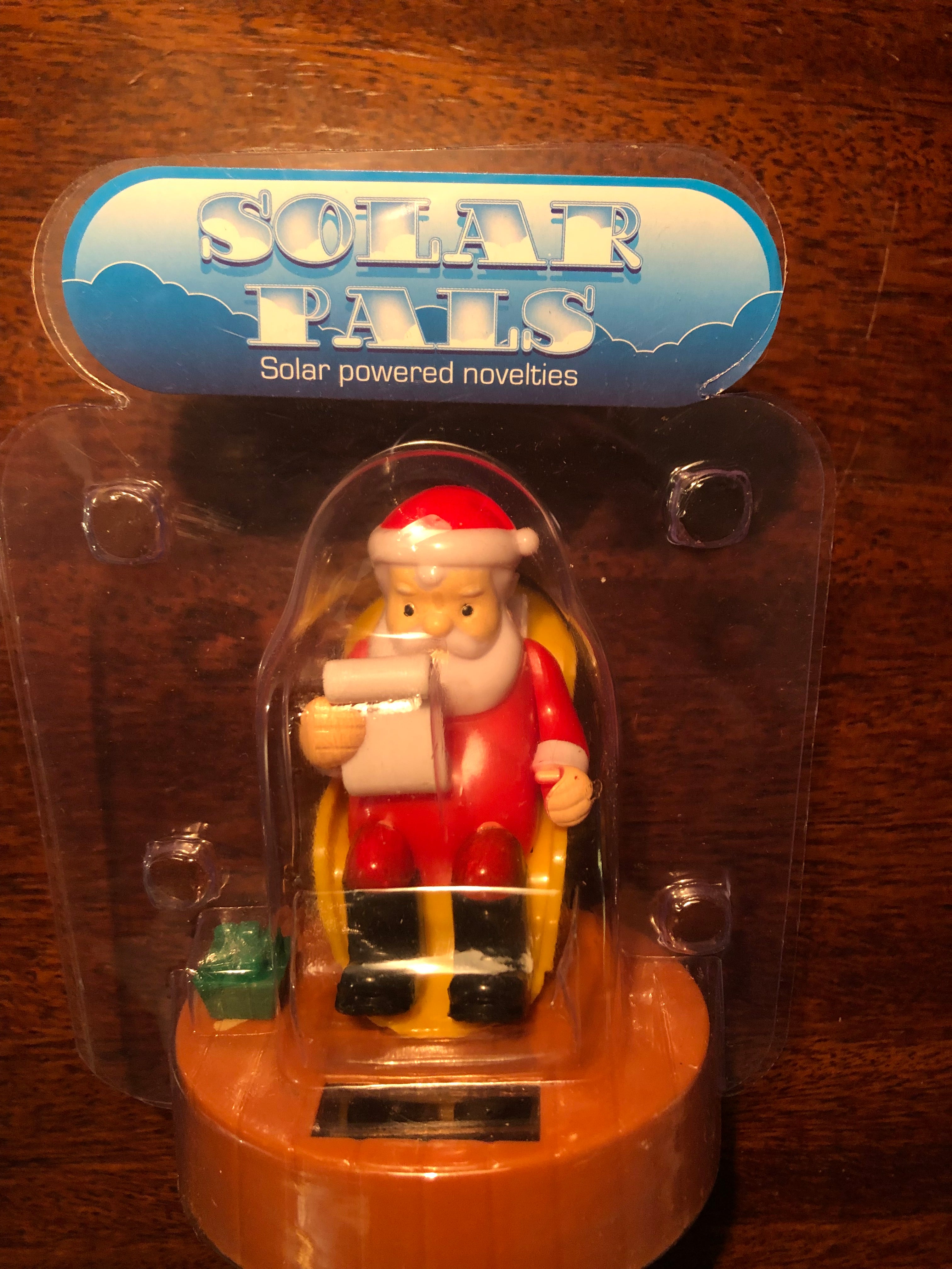 Solar Powered Novelty Pal Dancing Figure - Car dashboard Window Sill Garden Ornament