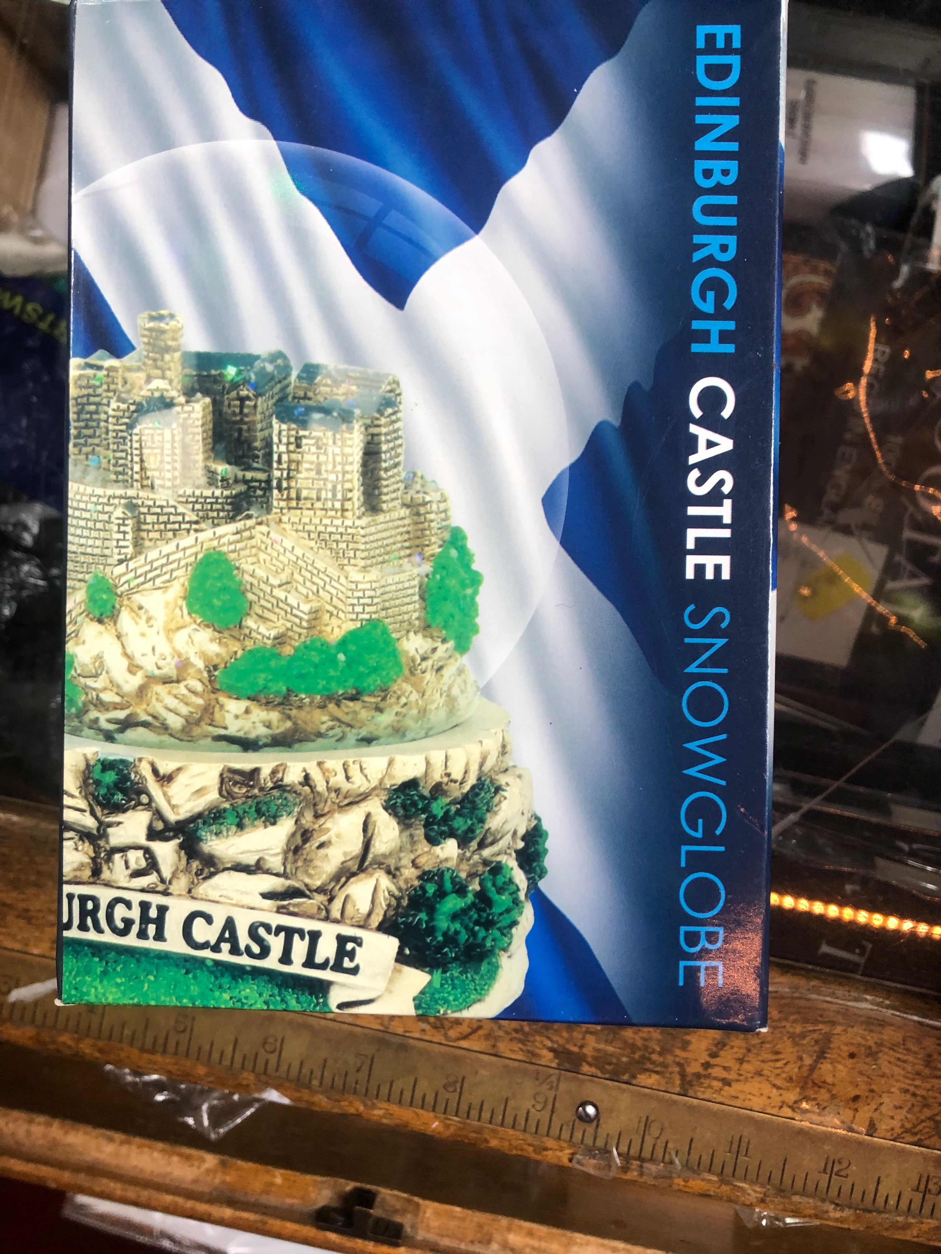 EDINBURGH CASTLE SNOWGLOBE