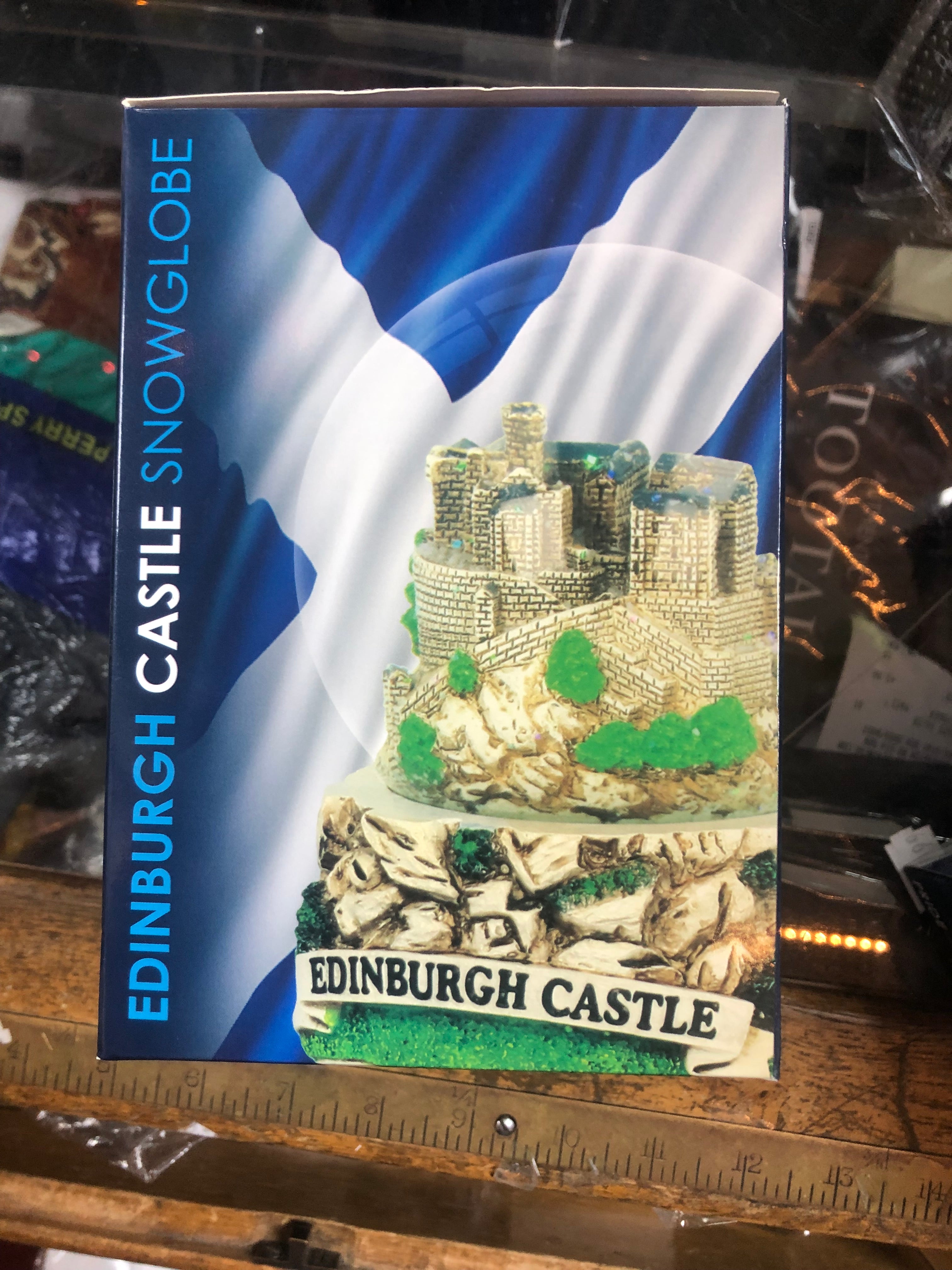 EDINBURGH CASTLE SNOWGLOBE