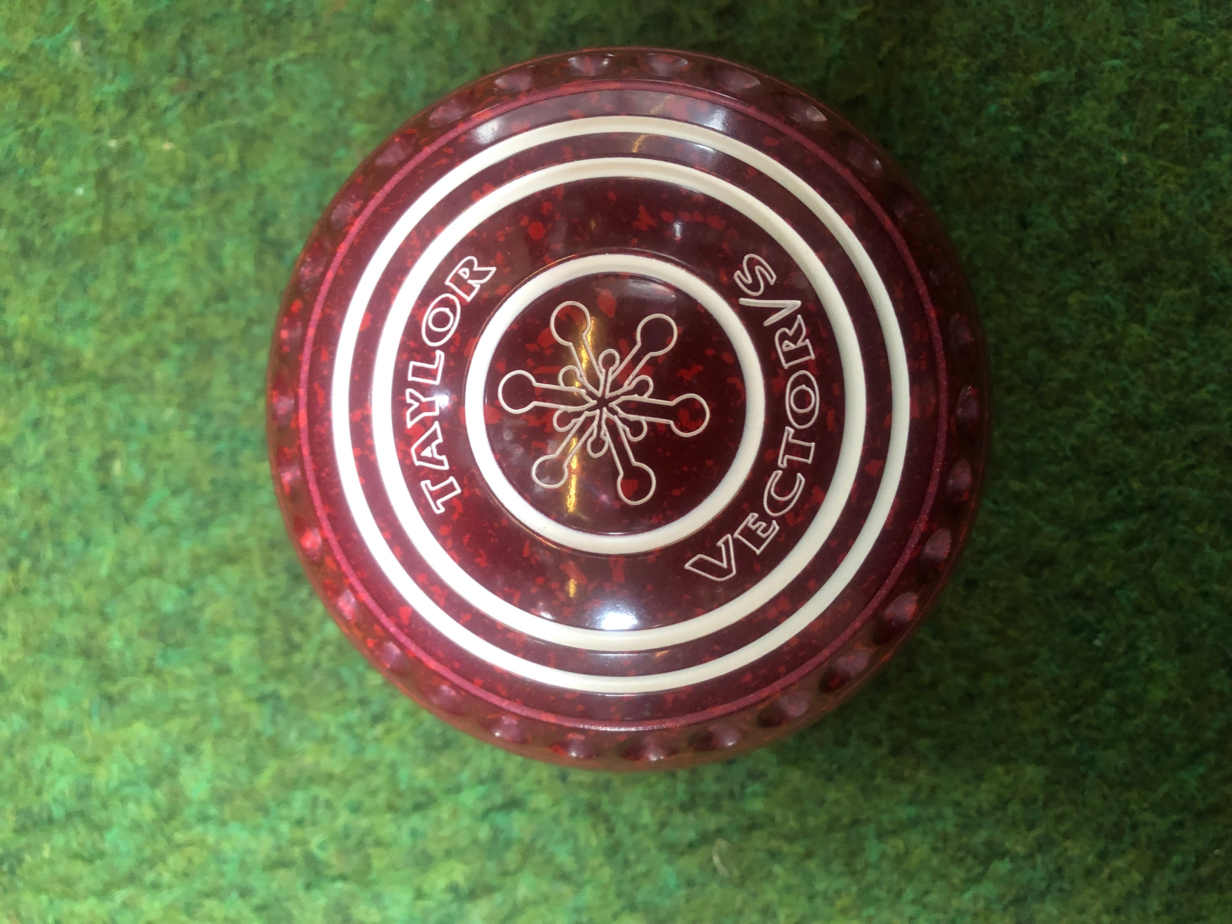 Taylor Lawn Bowls Vector VS Pro Grip in Maroon/Red Speckled