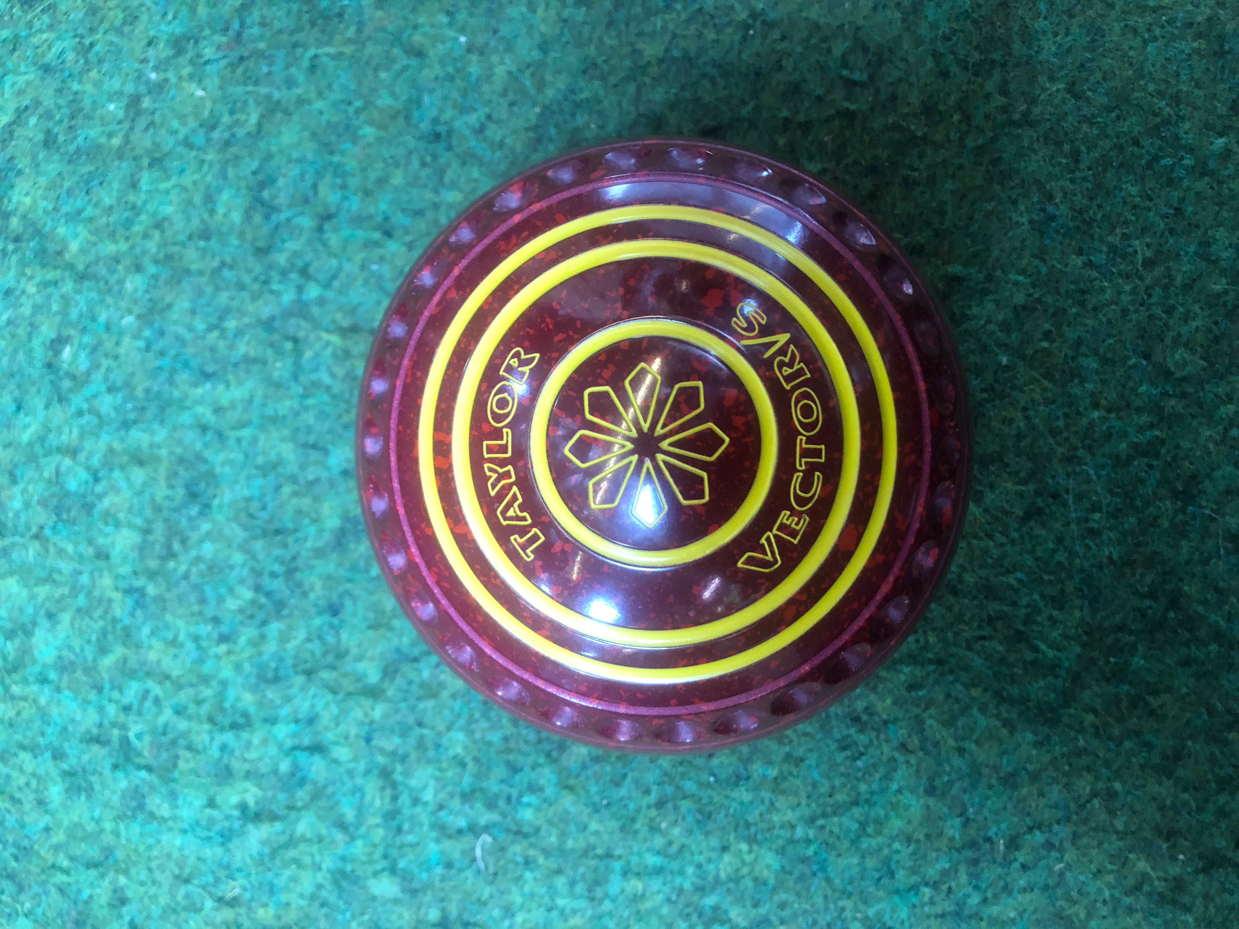 Taylor Lawn Bowls Vector VS Pro Grip in Maroon/Red Speckled