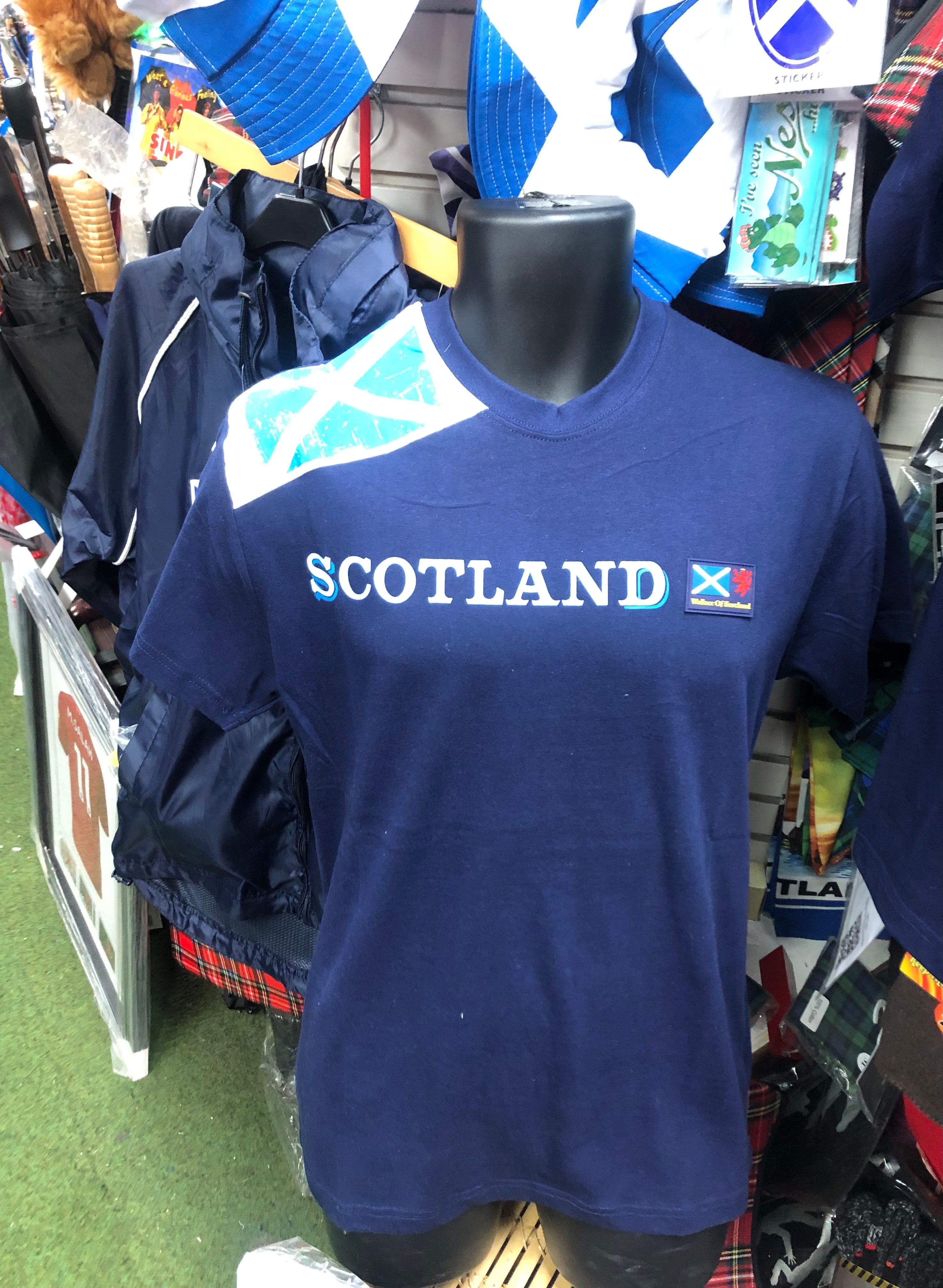 Wallace Of Scotland
Navy Blue Shoulder Saltire Flag With Scotland T-Shirt